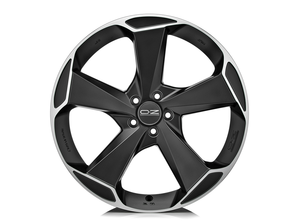 Oz Racing Aspen Hlt Black Polished Wider Rear Alloy Wheels Wheelbase